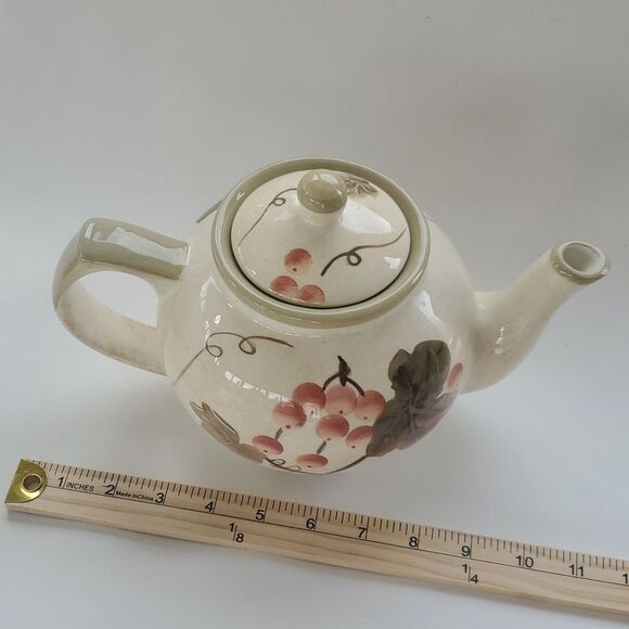 DONATED -- NANTUCKET GRAPEVINE CERAMIC TEAPOT BEIGE SAGE GREEN CORAL LIGHT RED - Picture 6 of 7
